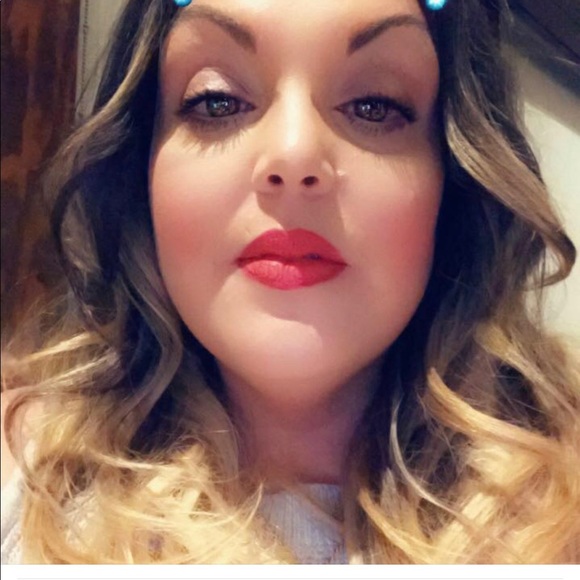 Meet your Posher, Sarah - Picture 2 of 2